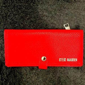 NWOT - Steve Madden Pebbled Wallet